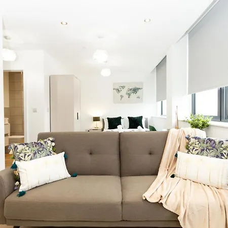 Stylish Studio Apt Overlooking Old Trafford Manchester Buitenkant foto