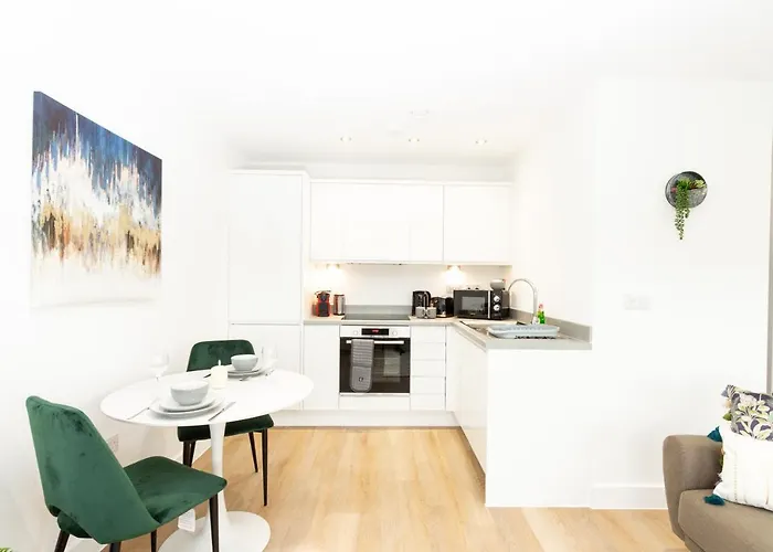 Stylish Studio Apt Overlooking Old Trafford