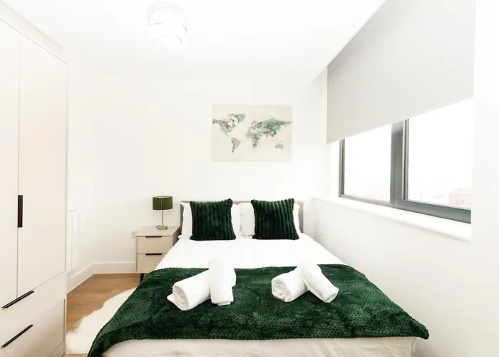 Stylish Studio Apt Overlooking Old Trafford